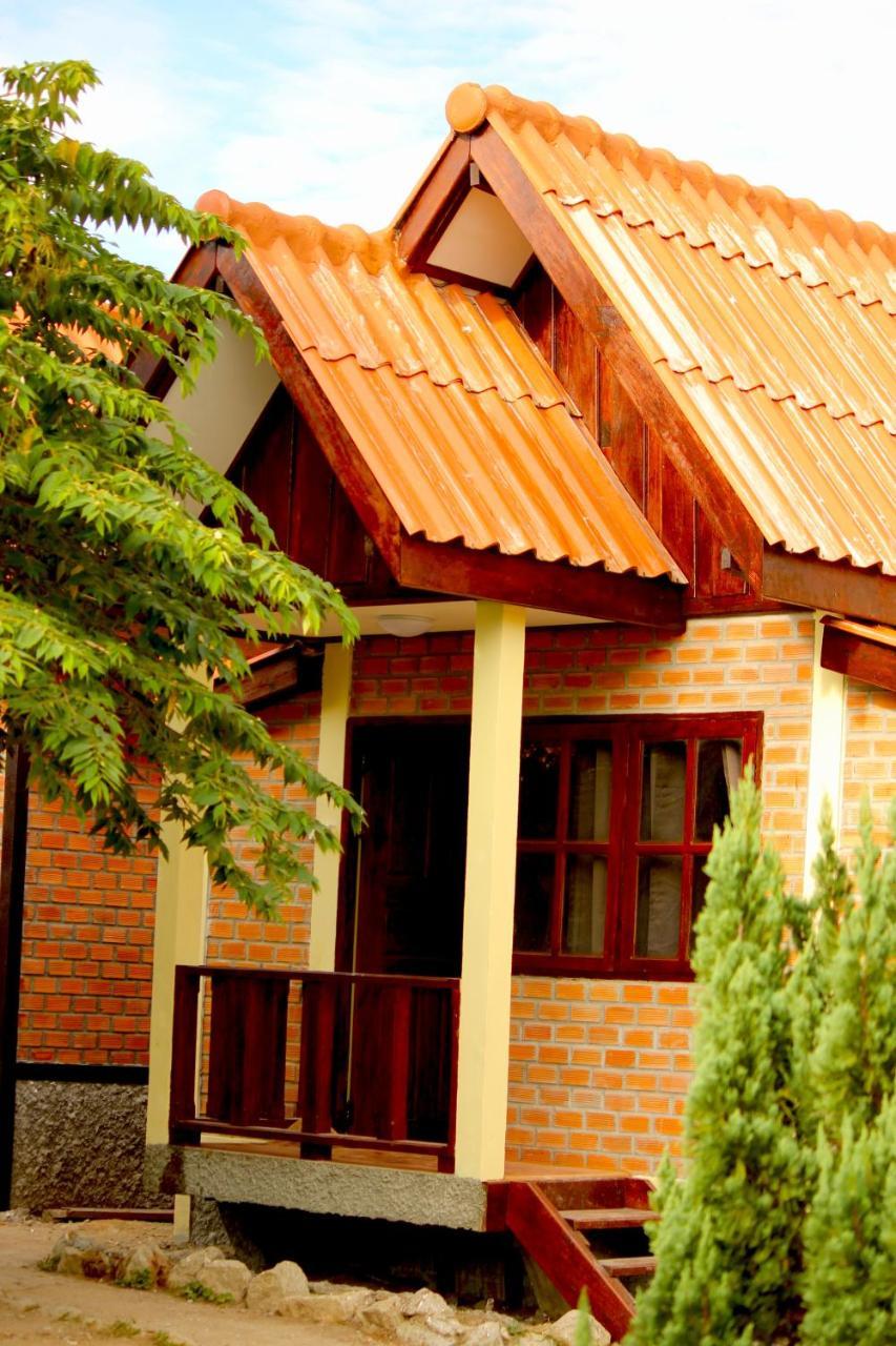 Sabaidee Guesthouse & Restaurant Nam Theun Exterior photo